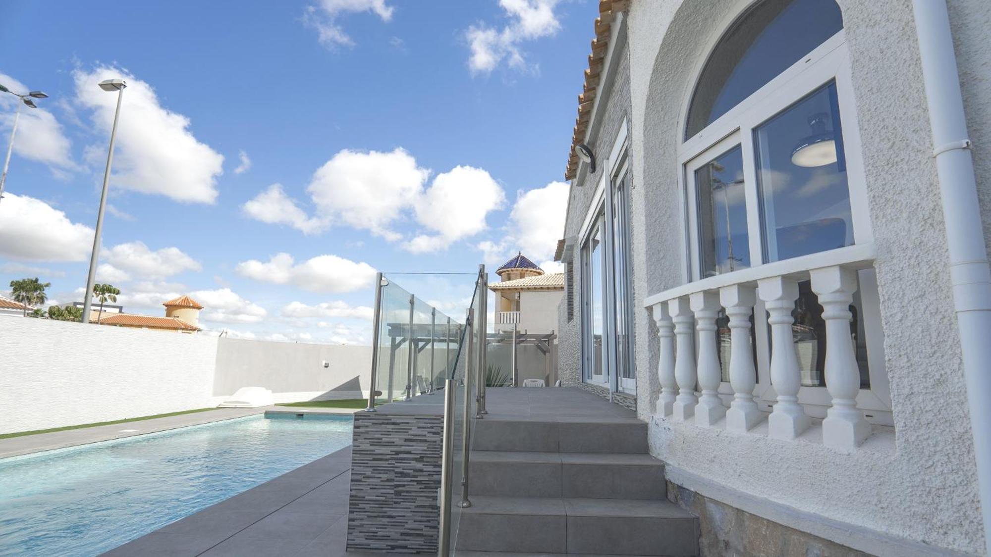Modern Detached 4 Bed 3 Bath Villa With Private Pool Close To All Amenities Вильямартин Экстерьер фото